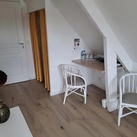 Les Grandes Masures Oda ve Kahvaltı 3*