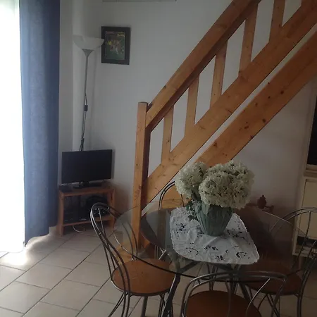 Les Grandes Masures Oda ve Kahvaltı 3*