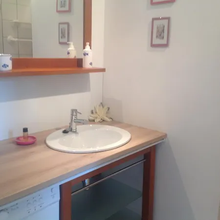 Les Grandes Masures Oda ve Kahvaltı 3*